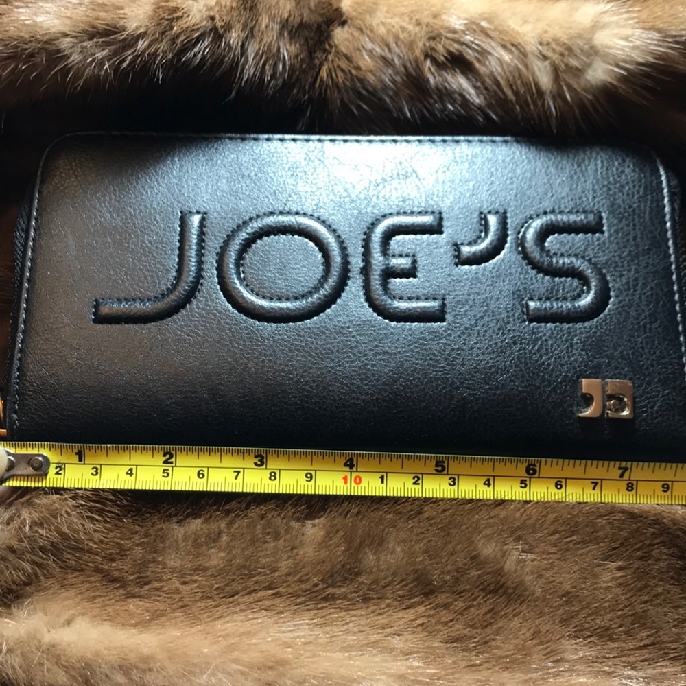 Ladies zip wallet by Joe’s